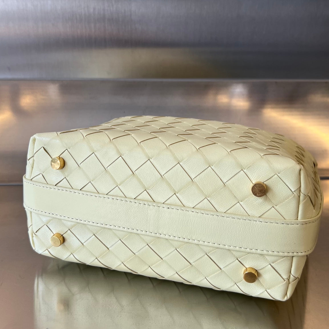 Luxury Bottega Veneta WALLACE 22 BAG IN YELLOW CREAM CALFSKIN