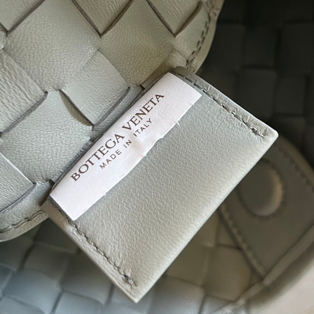 Luxury Bottega Veneta SARDINE 33 WITH CHAIN IN GREY LAMBSKIN