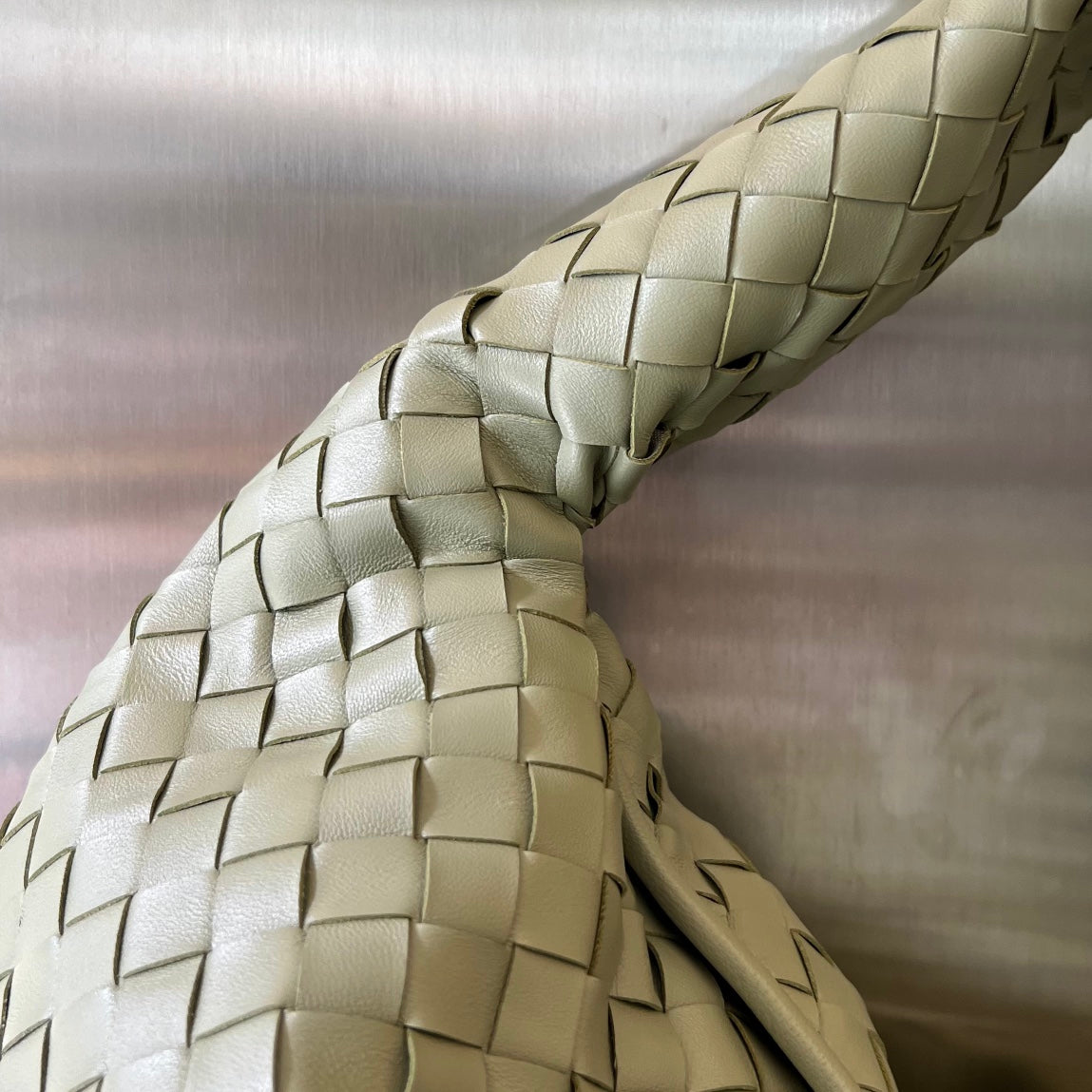 Luxury Bottega Veneta LARGE HOP 54 IN SARDINE GREY LAMBSKIN