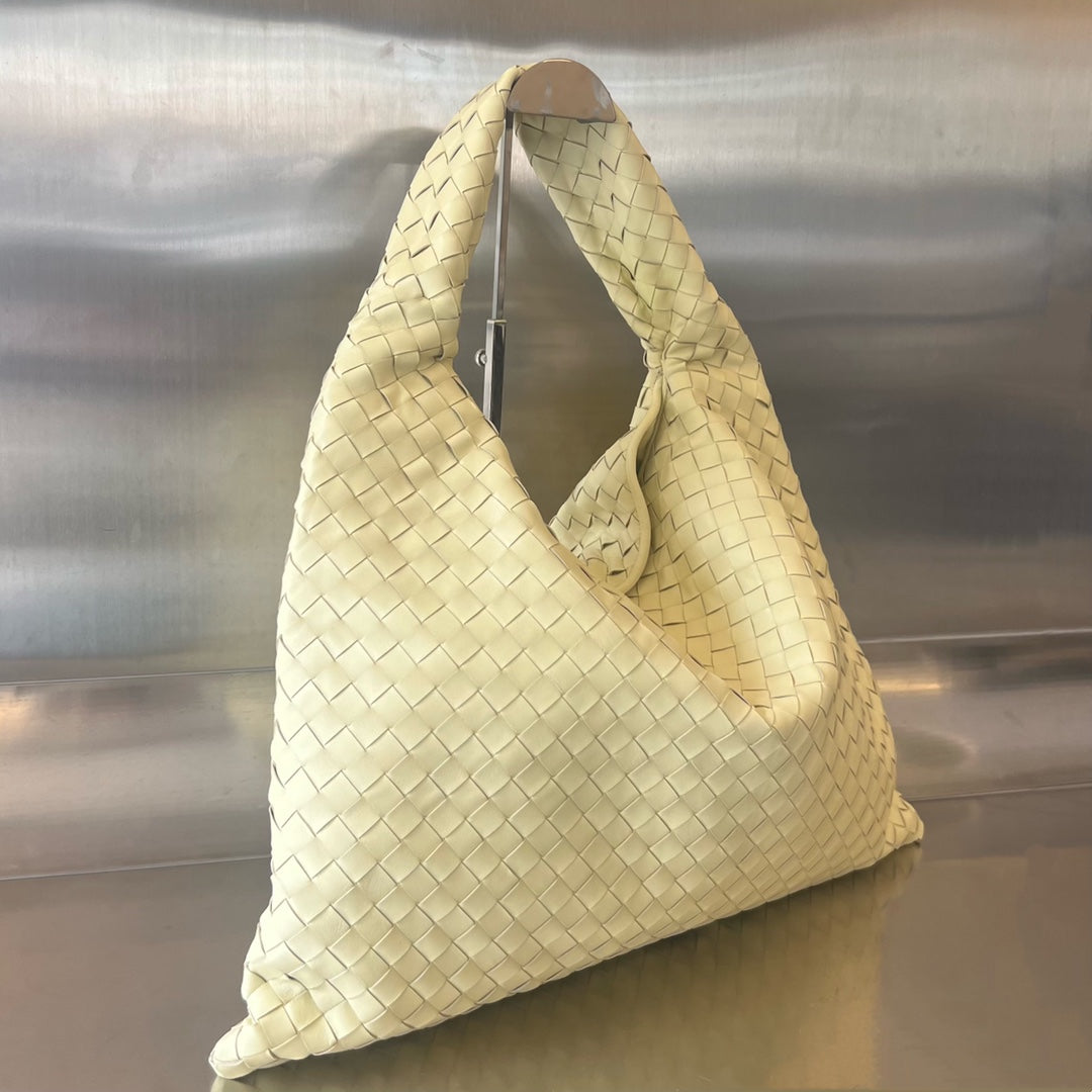 Luxury Bottega Veneta LARGE HOP 54 IN DARK CREAM LAMBSKIN