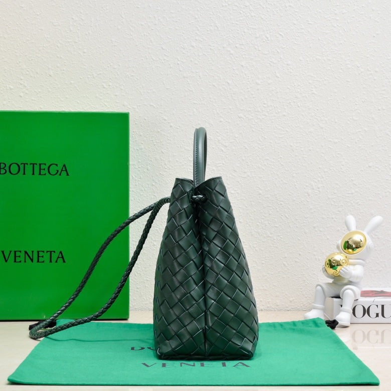 Luxury Bottega Veneta bv medium andiamo 32 dark green lambskin