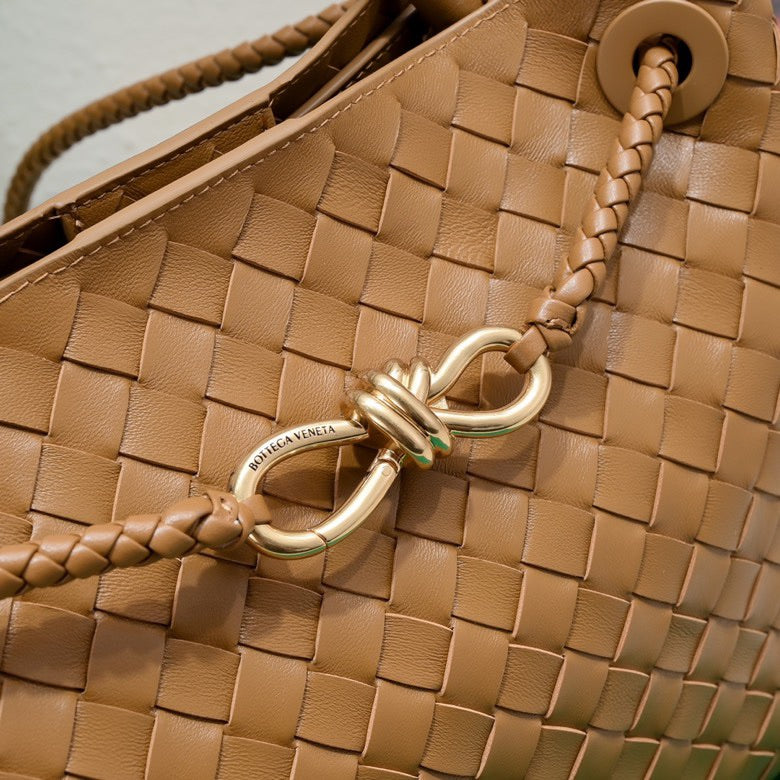 Luxury Bottega Veneta bv medium andiamo 32 brown lambskin