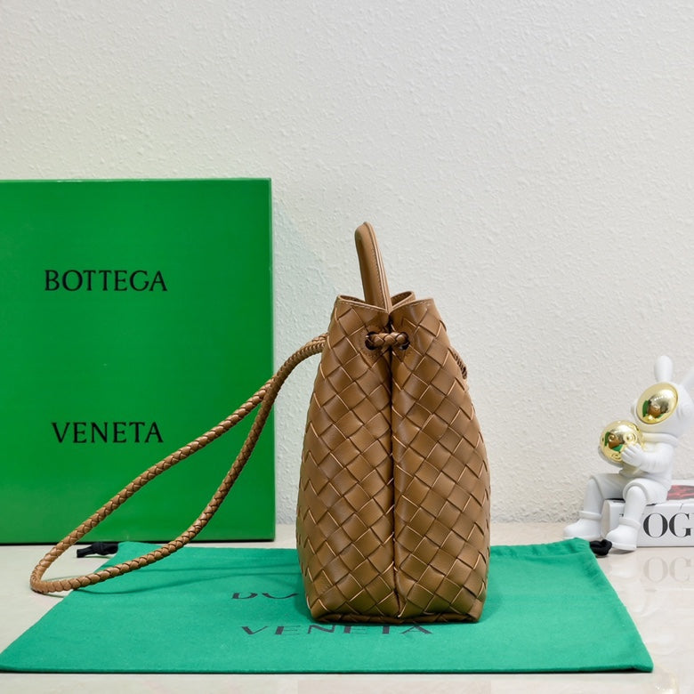 Luxury Bottega Veneta bv medium andiamo 32 brown lambskin
