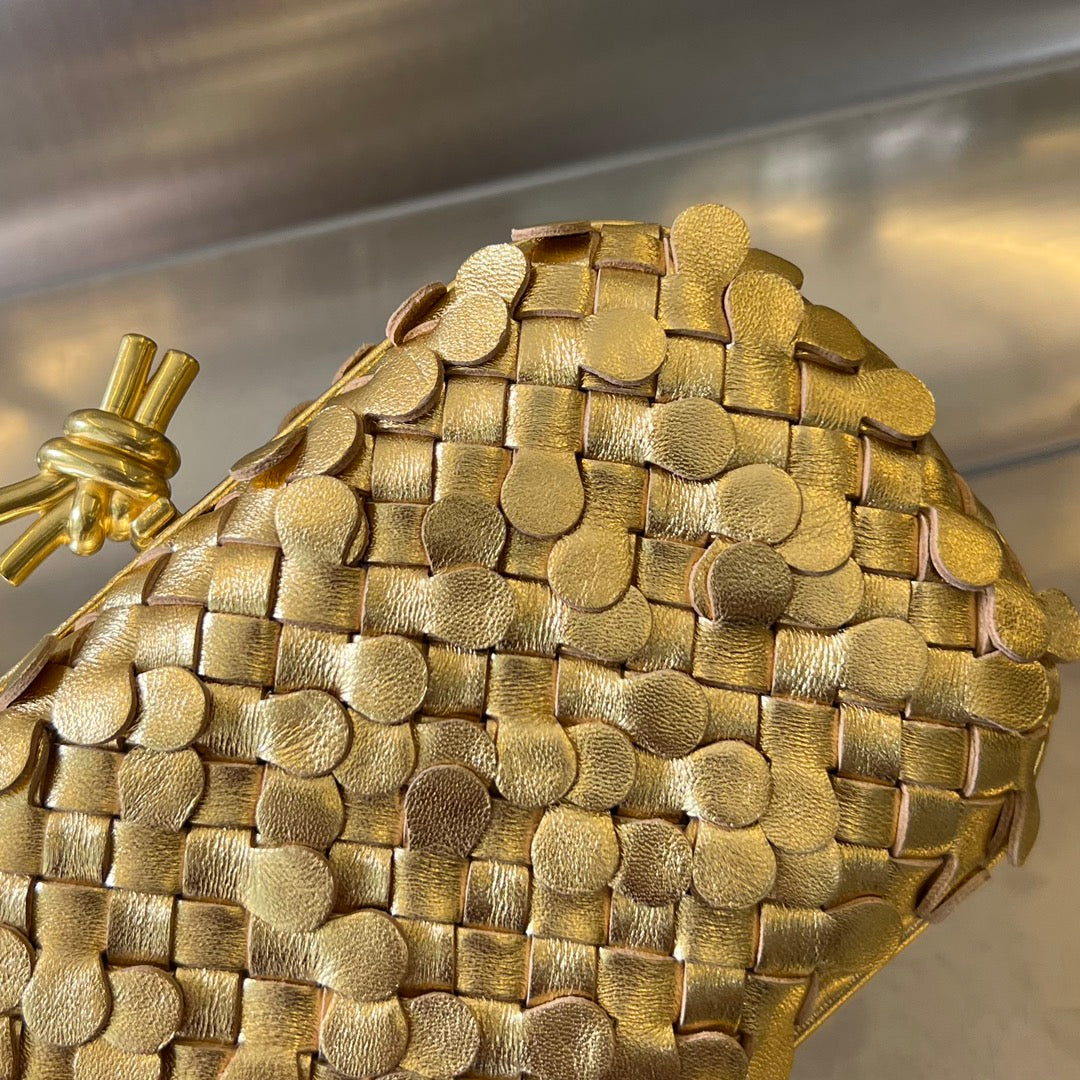 Luxury Bottega Veneta GOLDEN KNOT 19 IN GOLDEN LAMBSKIN