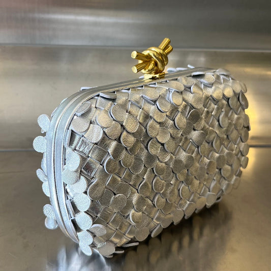 Luxury Bottega Veneta GOLDEN KNOT 19 IN SILVER LAMBSKIN