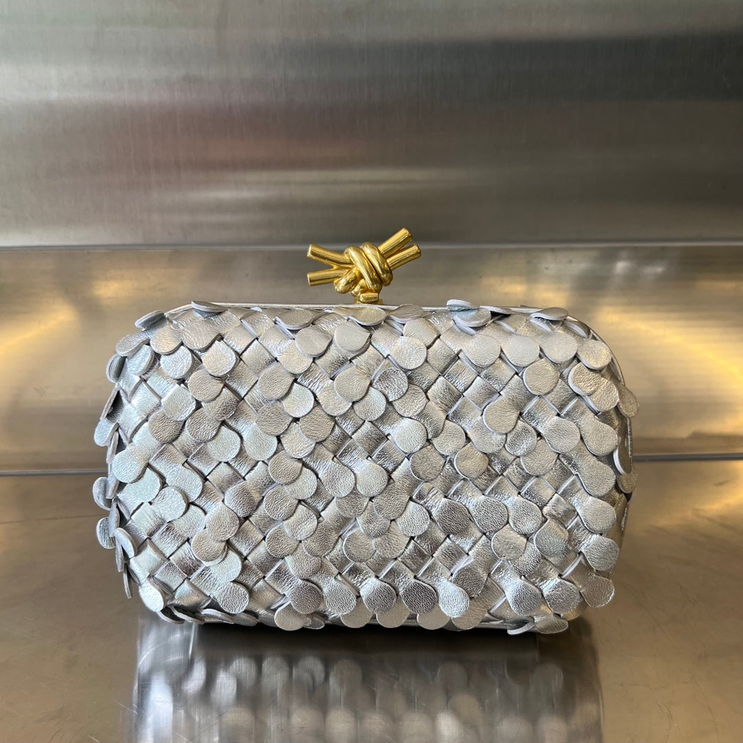 Luxury Bottega Veneta GOLDEN KNOT 19 IN SILVER LAMBSKIN