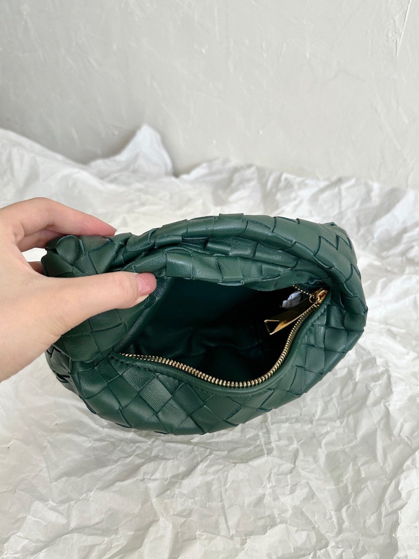 Luxury Bottega Veneta mini jodie 28 sherpa blue lambskin