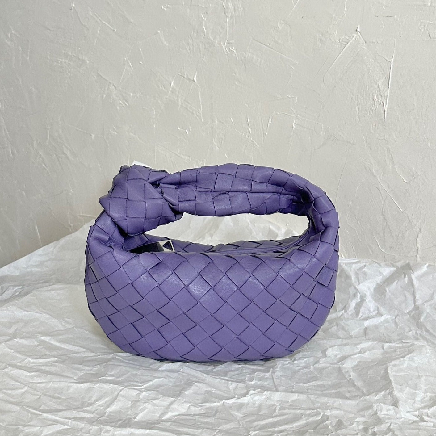 Luxury Bottega Veneta mini jodie 28 purple lambskin
