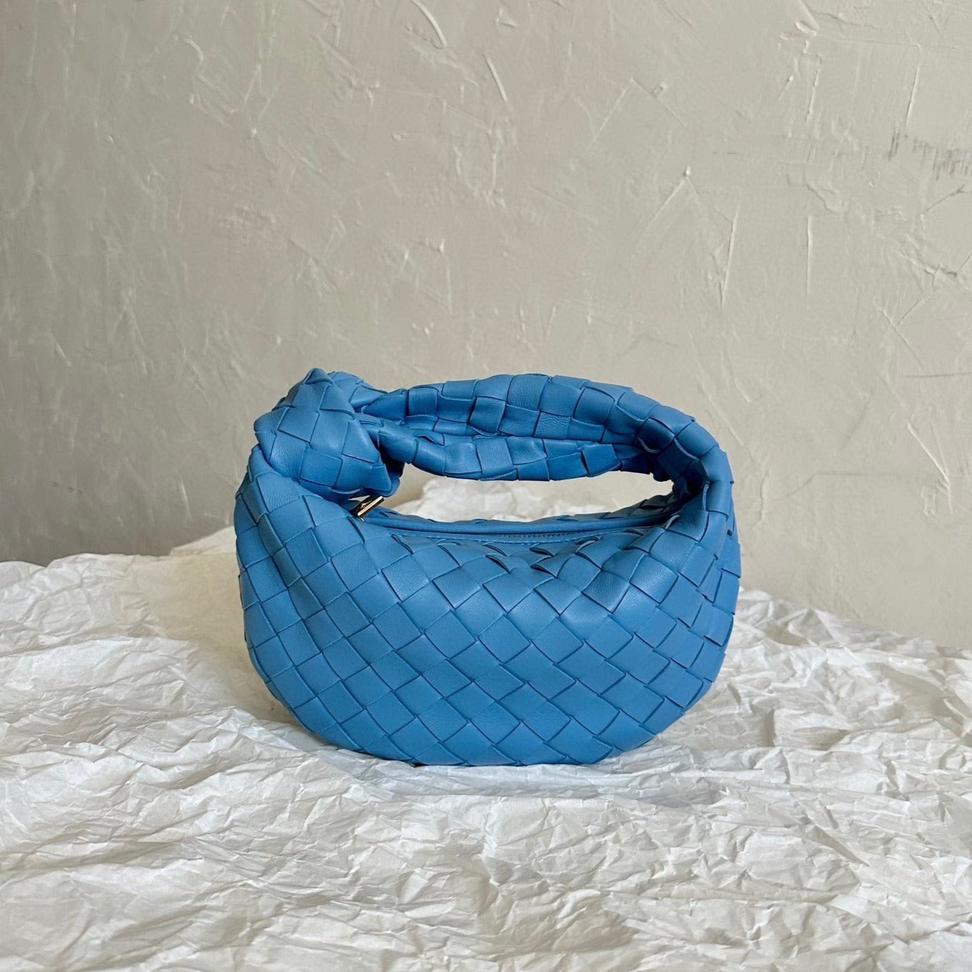 Luxury Bottega Veneta mini jodie 28 blue lambskin