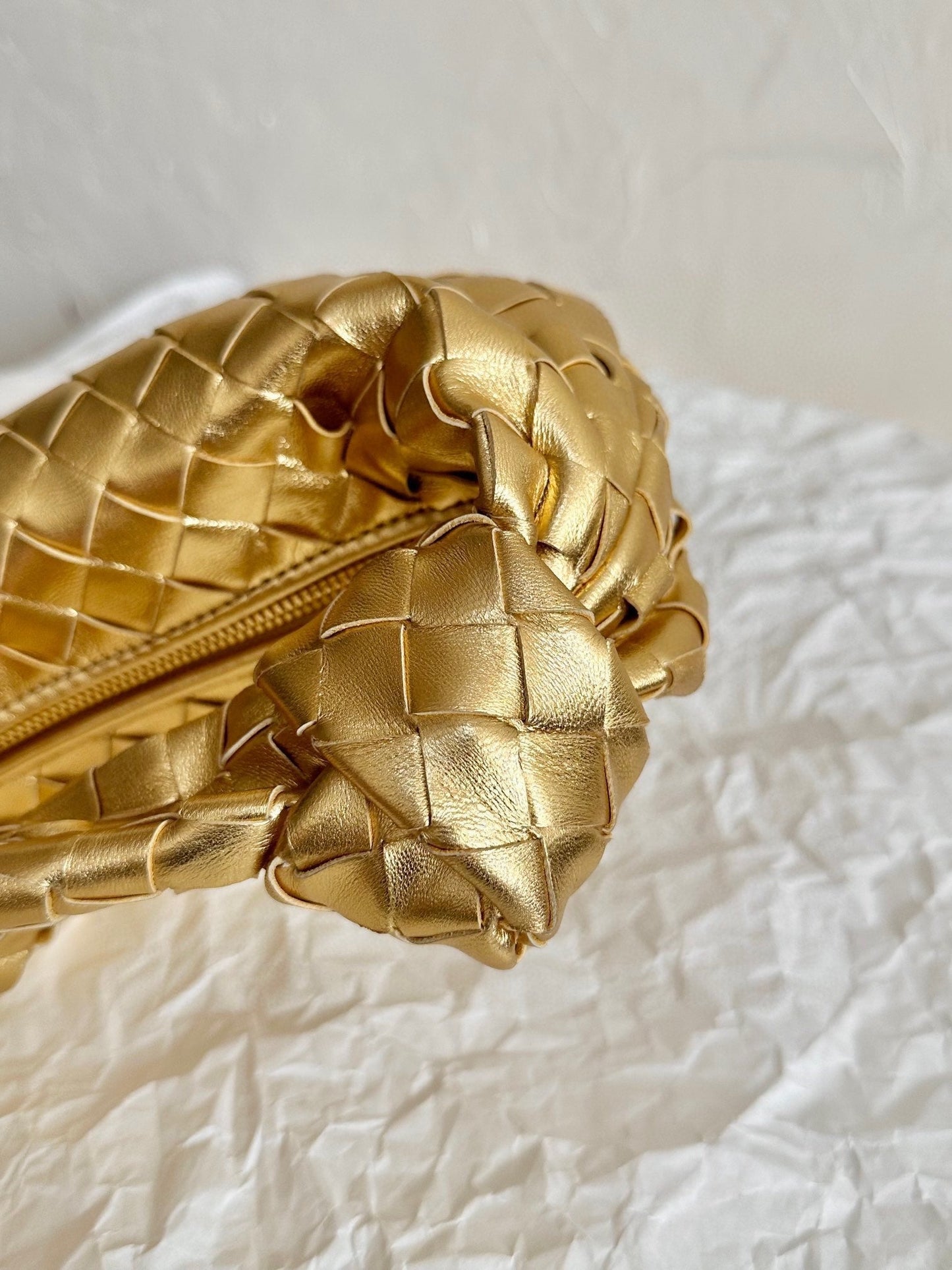 Luxury Bottega Veneta mini jodie 28 gold metalic lambskin