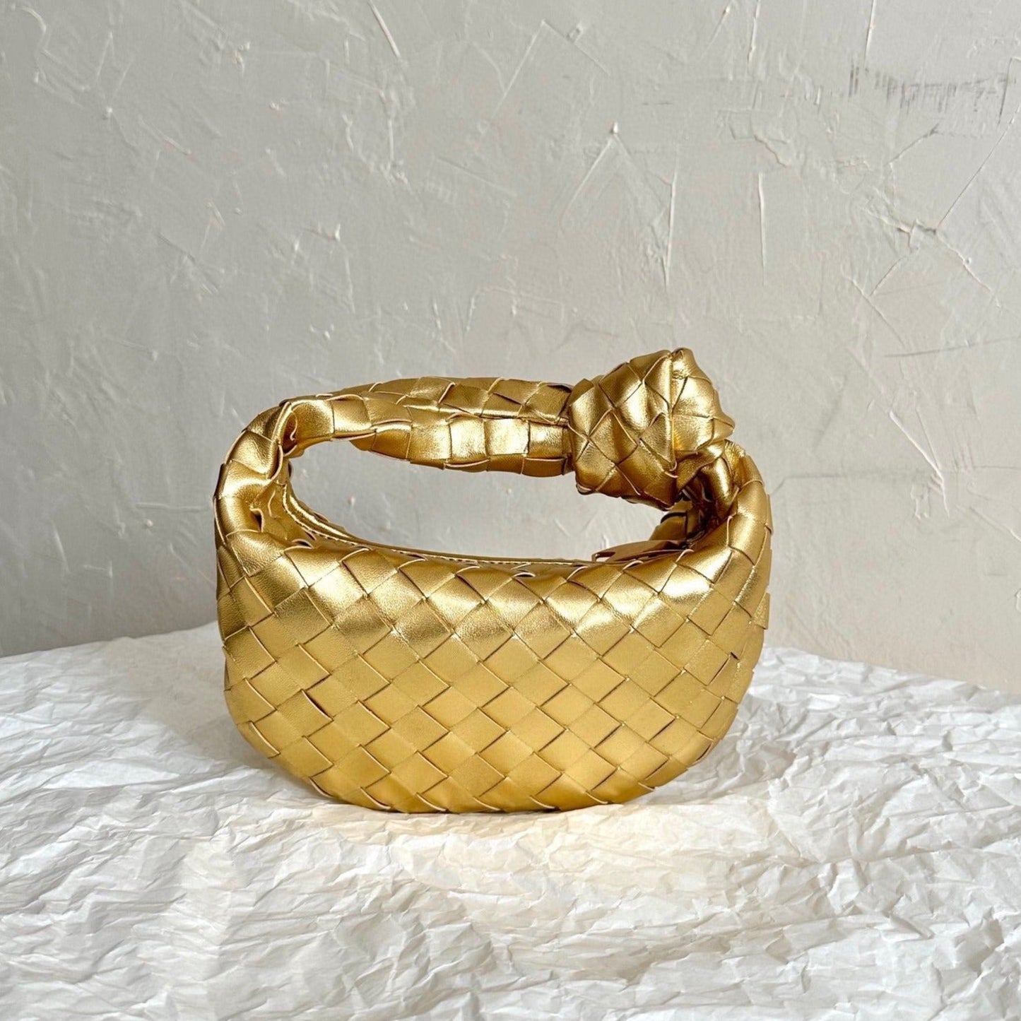 Luxury Bottega Veneta mini jodie 28 gold metalic lambskin