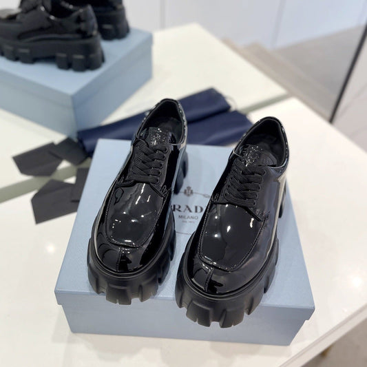 Luxury PradaBRUSHED LEATHER MONOLITH LACE-UP LOAFERS GLOSSY BLACK