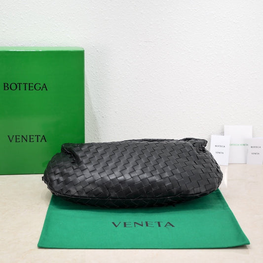 Luxury Bottega Veneta small jodie 48 black lambskin