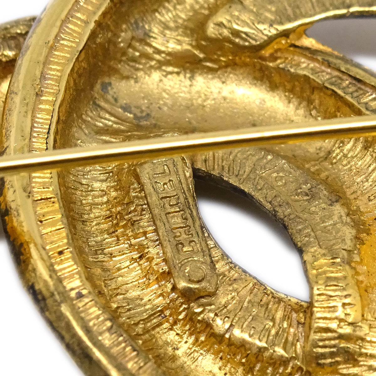 Luxury Chanel Brooch Pin Gold Medium 1142