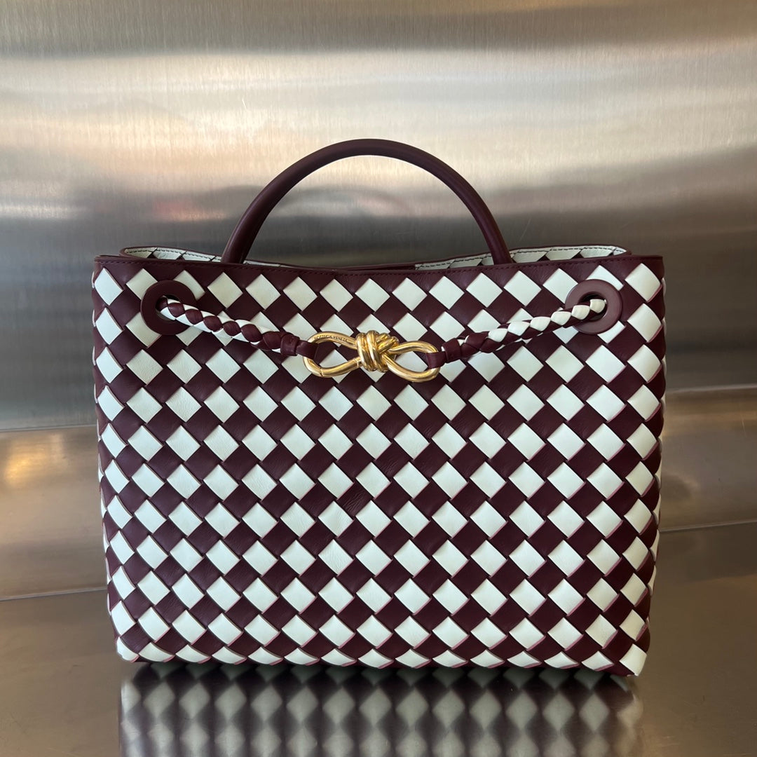 Luxury Bottega Veneta bv medium andiamo 32 white burgundy lambskin