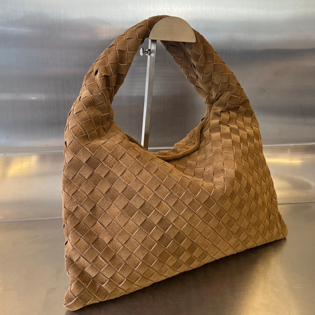 Luxury Bottega Veneta SMALL HOP 40 IN CARAMEL BROWN LAMBSKIN