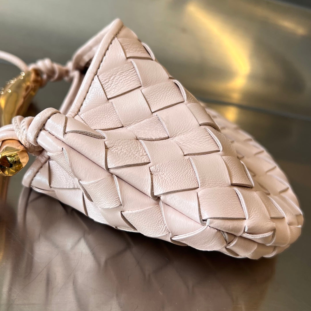 Luxury Bottega Veneta SARDINE 20 WITH CHAIN IN LIGHT PINK LAMBSKIN