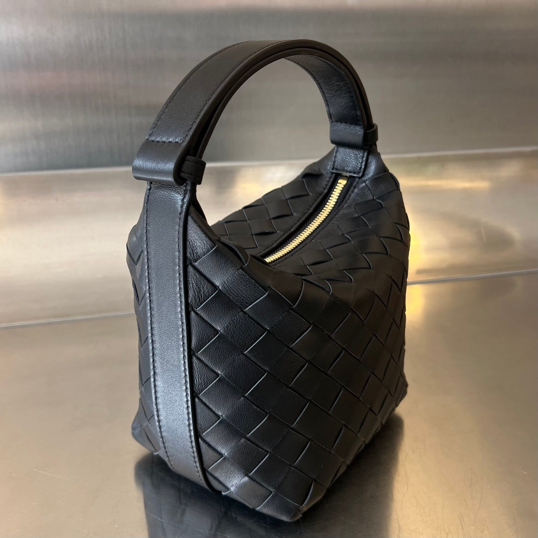 Luxury Bottega Veneta CANDY WALLACE 17 IN BLACK CALFSKIN
