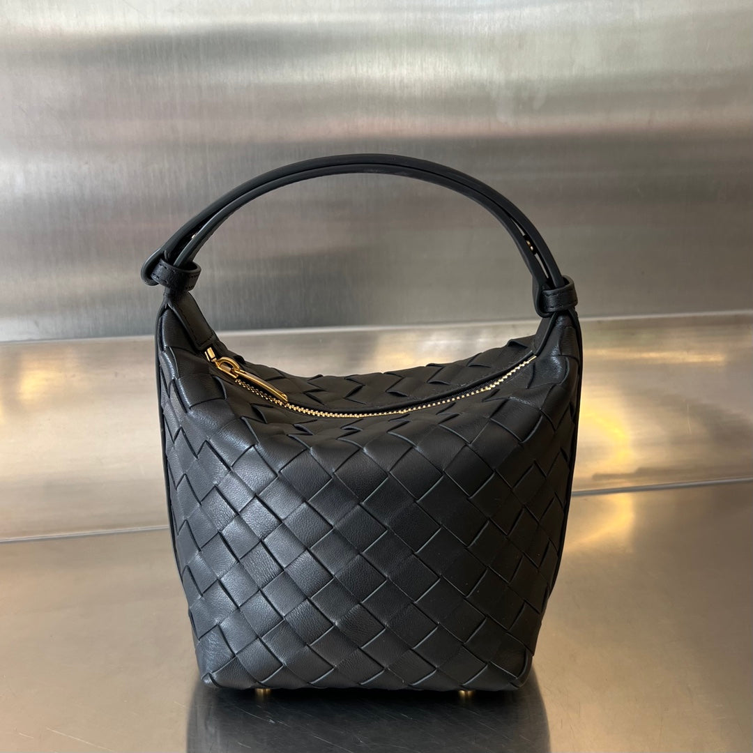 Luxury Bottega Veneta CANDY WALLACE 17 IN BLACK CALFSKIN