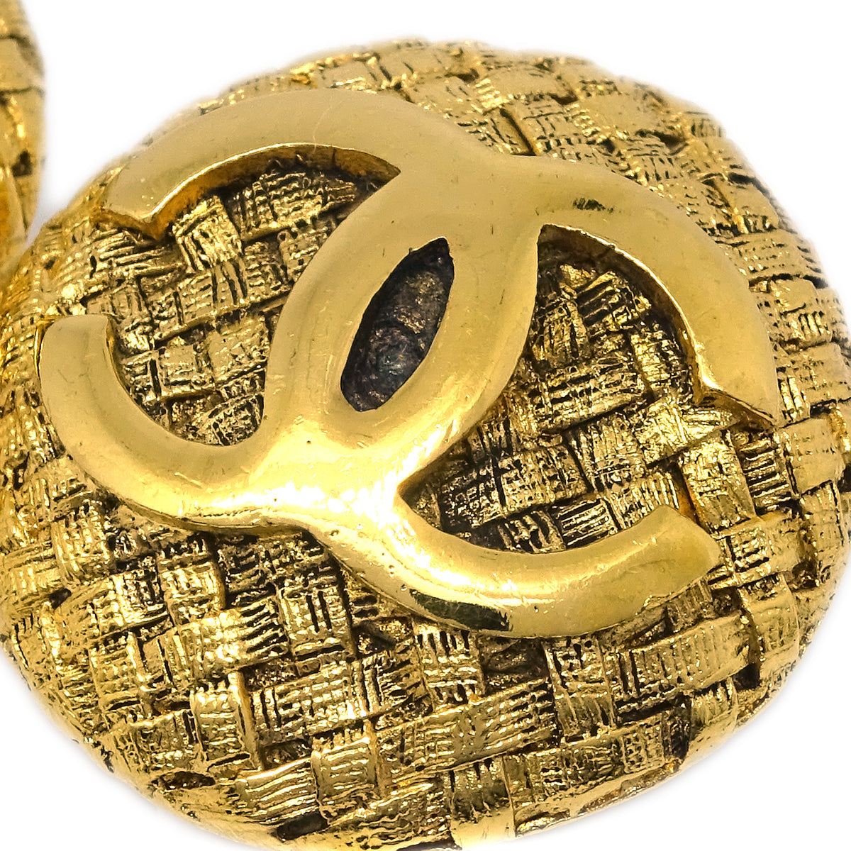 Luxury Chanel 1994 Woven CC Round Earrings Clip-On Gold 2855