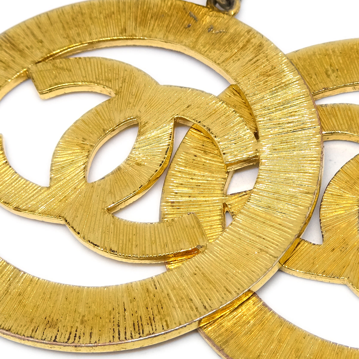 Luxury Chanel Hoop Dangle Earrings Clip-On Gold 93P