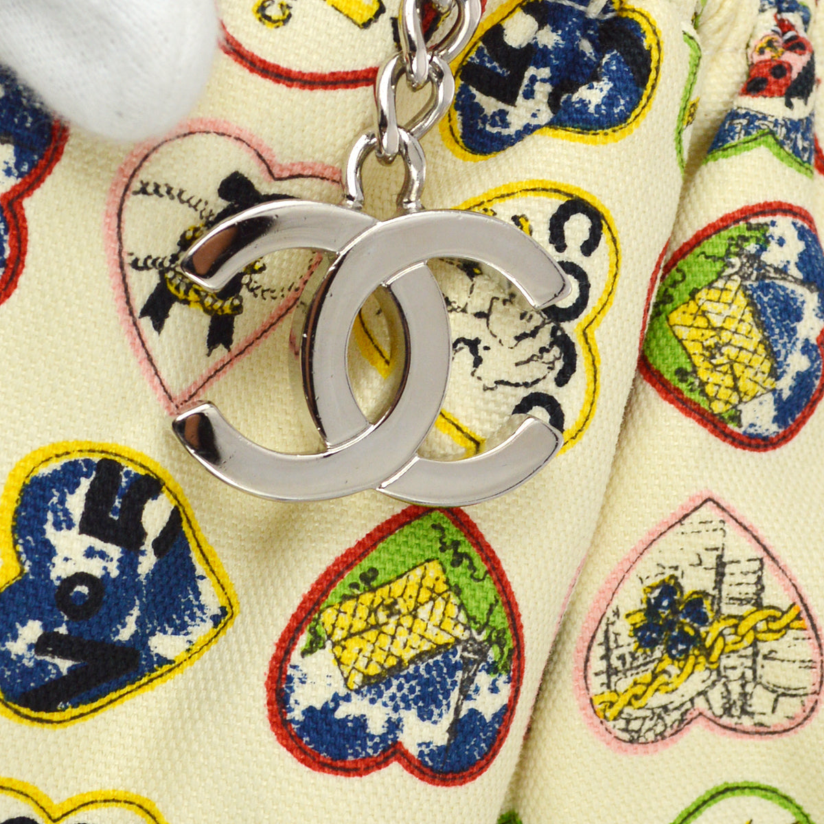 Luxury Chanel 2005-2006 White Canvas Valentine Chain Handbag