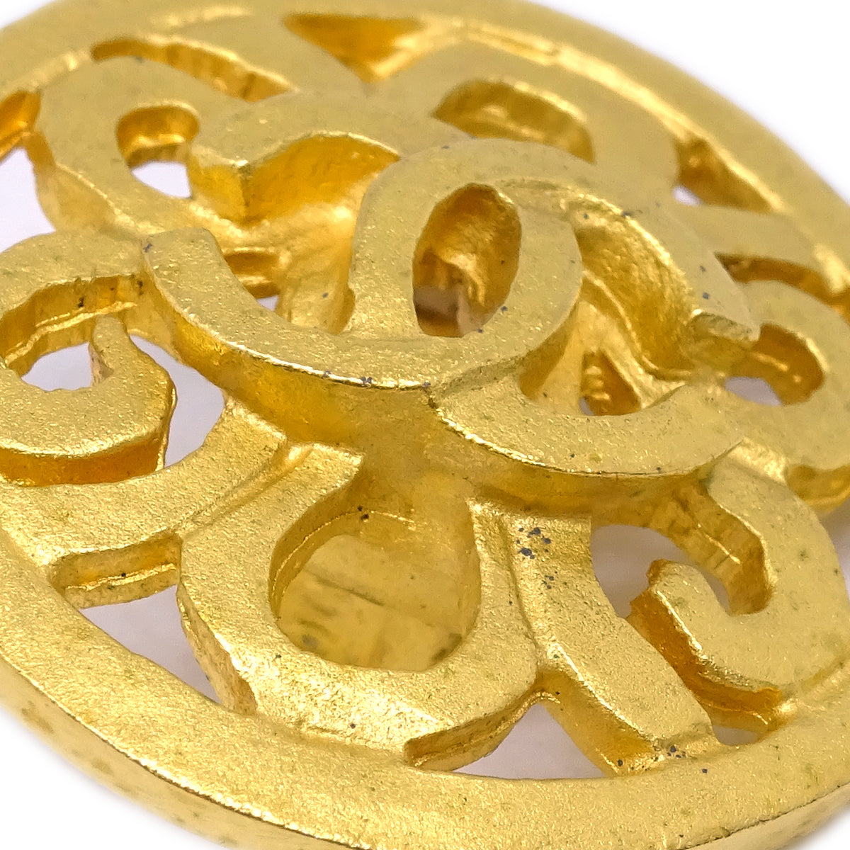 Luxury Chanel Button Earrings Clip-On Gold 95P