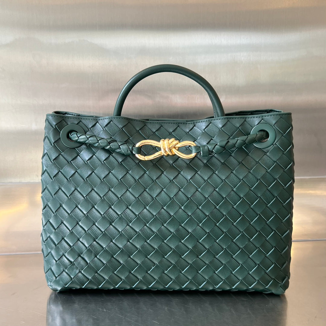Luxury Bottega Veneta bv medium andiamo 32 castleton green lambskin