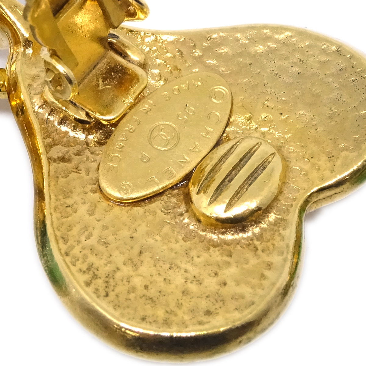 Luxury Chanel Gripoix Heaart Earrings Clip-On Gold 95P
