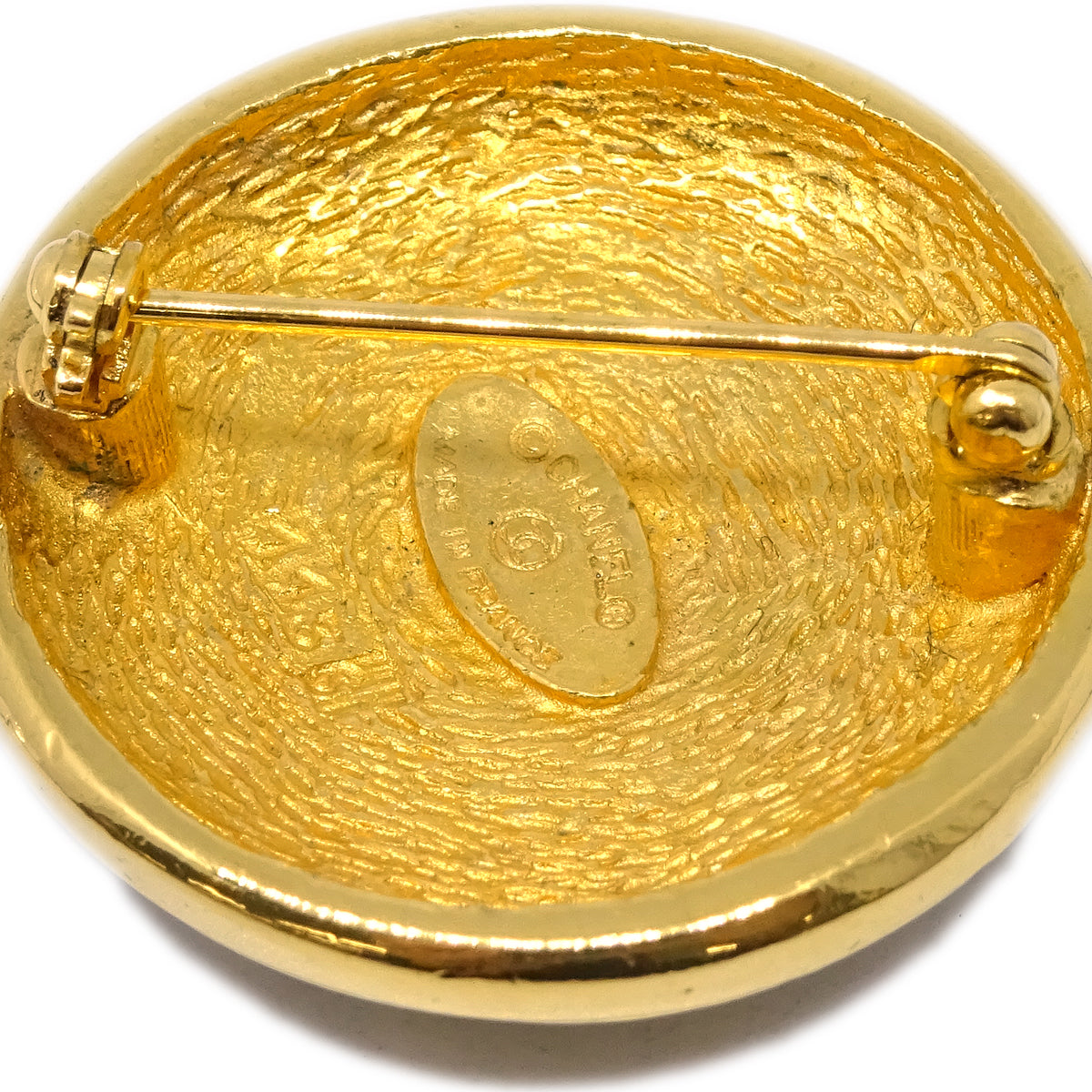 Luxury Chanel Gold Medallion Brooch Pin 1136