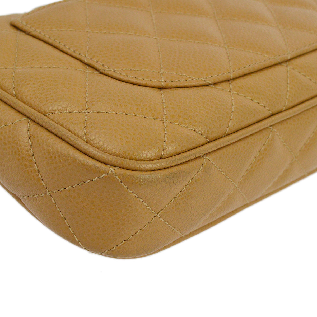 Luxury Chanel 2003-2004 Caviar Shoulder Bag