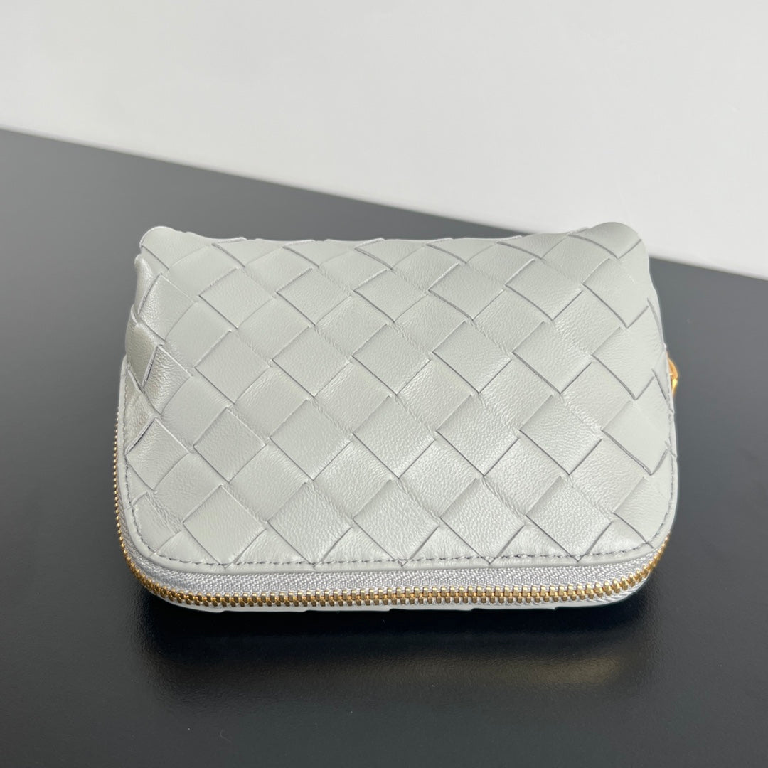 Luxury Bottega Veneta INTRECCIATO 16 BAG IN WHITE LAMBSKIN