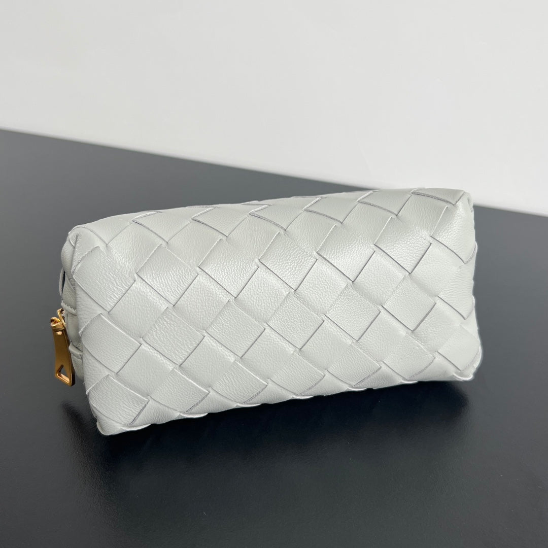 Luxury Bottega Veneta INTRECCIATO 16 BAG IN WHITE LAMBSKIN