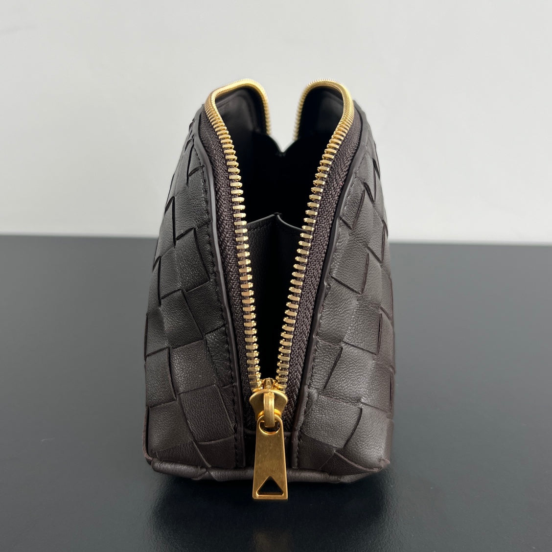 Luxury Bottega Veneta INTRECCIATO 16 BAG IN FONDANT LAMBSKIN