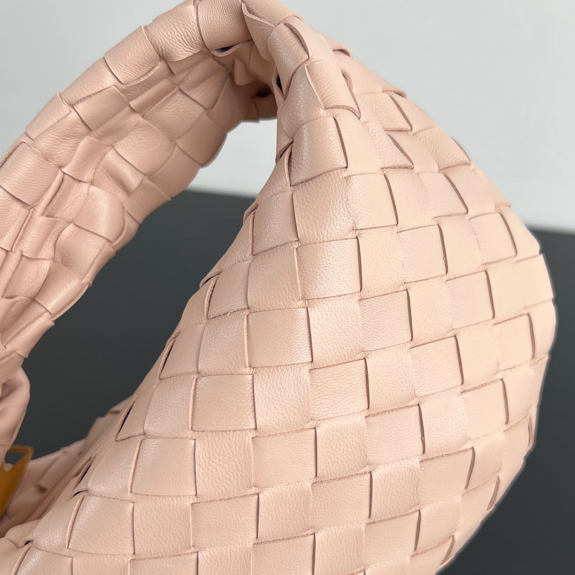 Luxury Bottega Veneta MINI JODIE 28CM IN LIGHT PINK LAMBSKIN