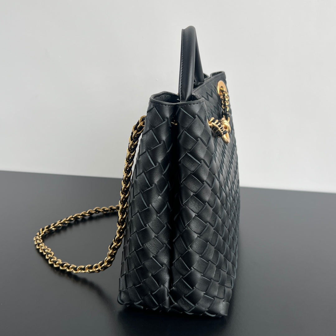Luxury Bottega Veneta bv medium andiamo 32 black lambskin