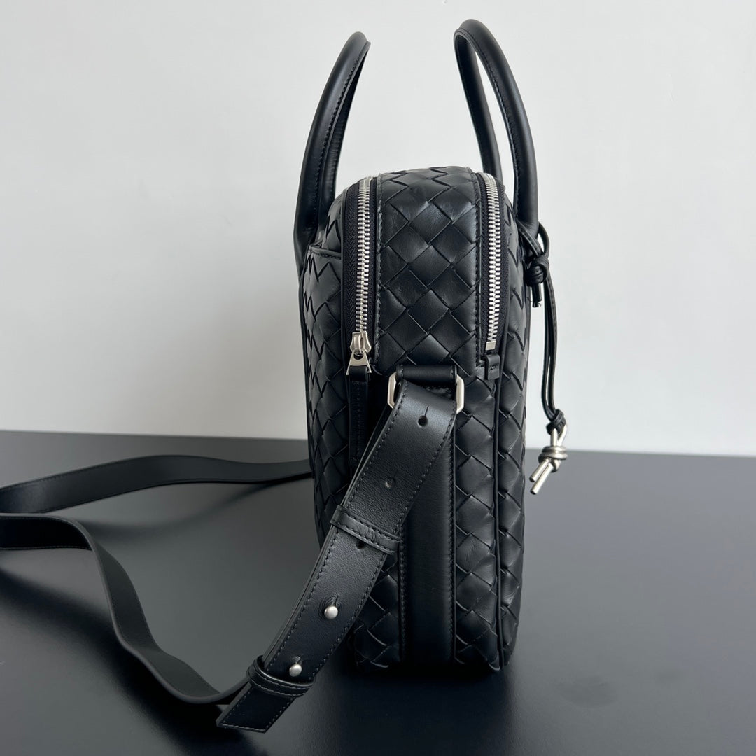Luxury Bottega Veneta LARGE GETAWAY 39 WEEKENDER IN BLACK CALFSKIN