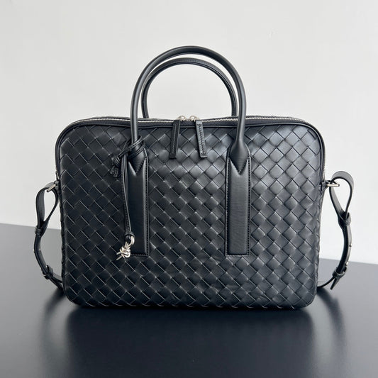 Luxury Bottega Veneta LARGE GETAWAY 39 WEEKENDER IN BLACK CALFSKIN
