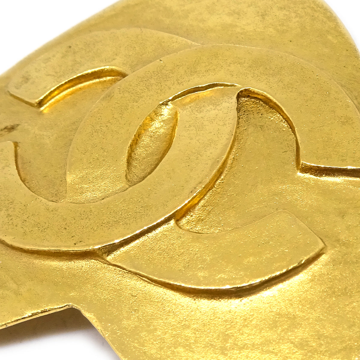 Luxury Chanel Heart Brooch Gold 95P