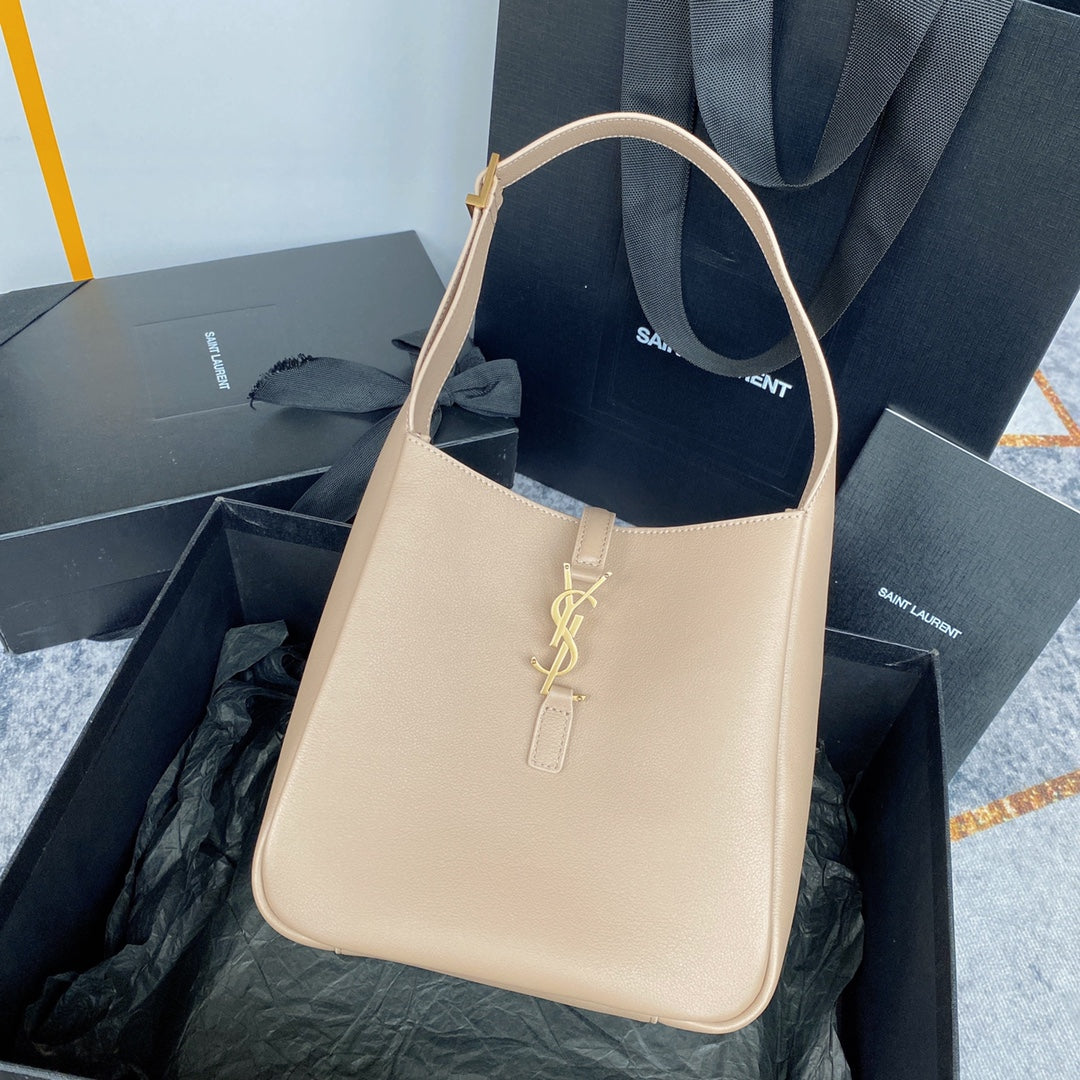 Luxury Saint Laurent LE 5 À 7 SMALL SUPPLE 23 IN BEIGE LAMBSKIN GOLD BUCKLE