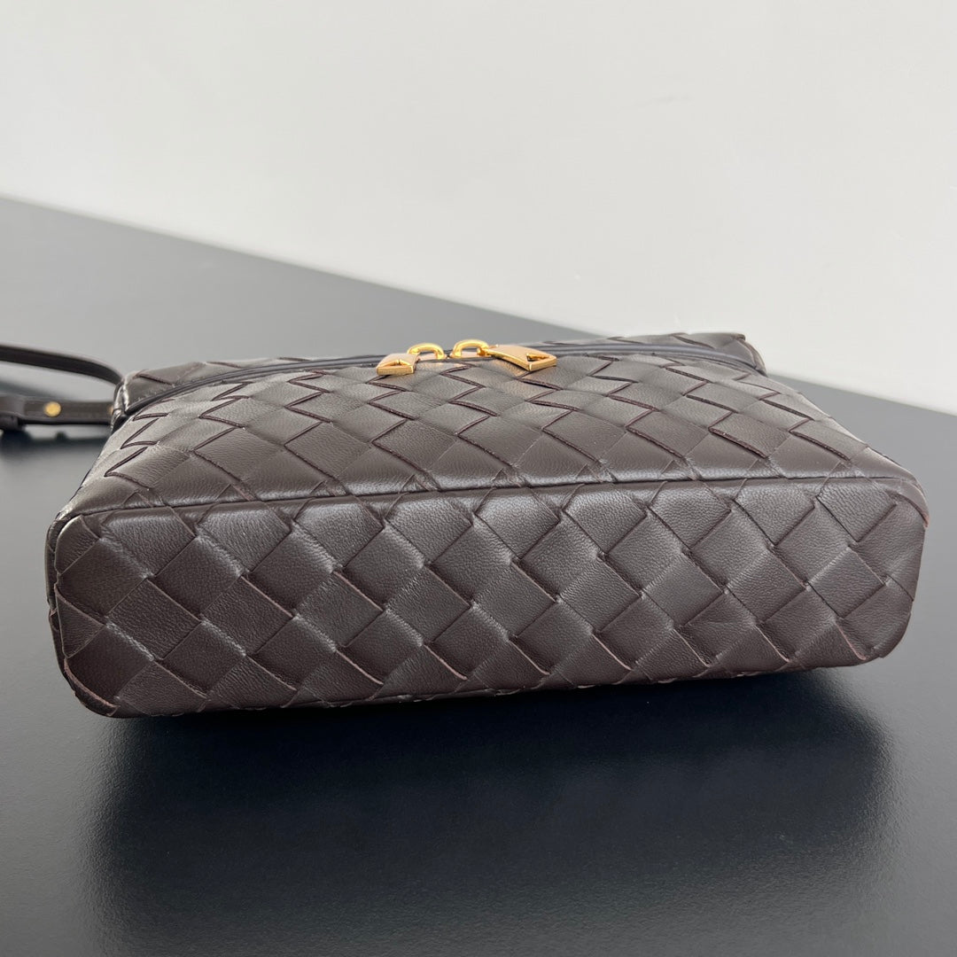 Luxury Bottega Veneta BANG BANG 22 VANITY CASE IN FONDANT CALFSKIN
