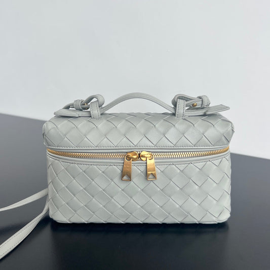 Luxury Bottega Veneta BANG BANG 22 VANITY CASE IN GREY COIN CALFSKIN