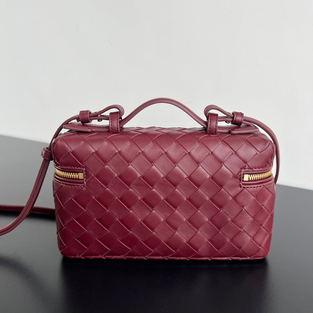 Luxury Bottega Veneta BANG BANG 22 VANITY CASE IN BURGUNDY RED CALFSKIN
