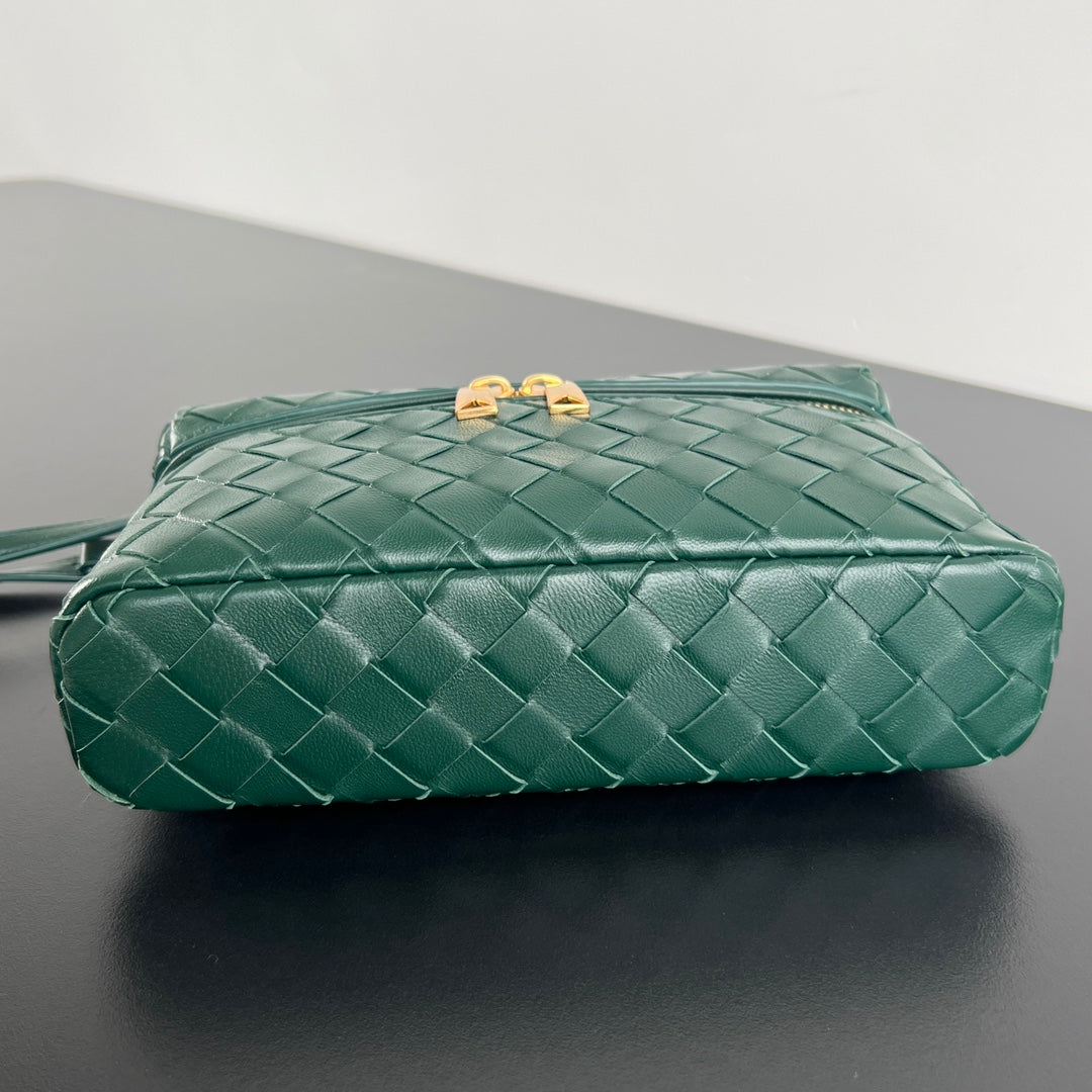 Luxury Bottega Veneta BANG BANG 22 VANITY CASE IN DARK GREEN CALFSKIN