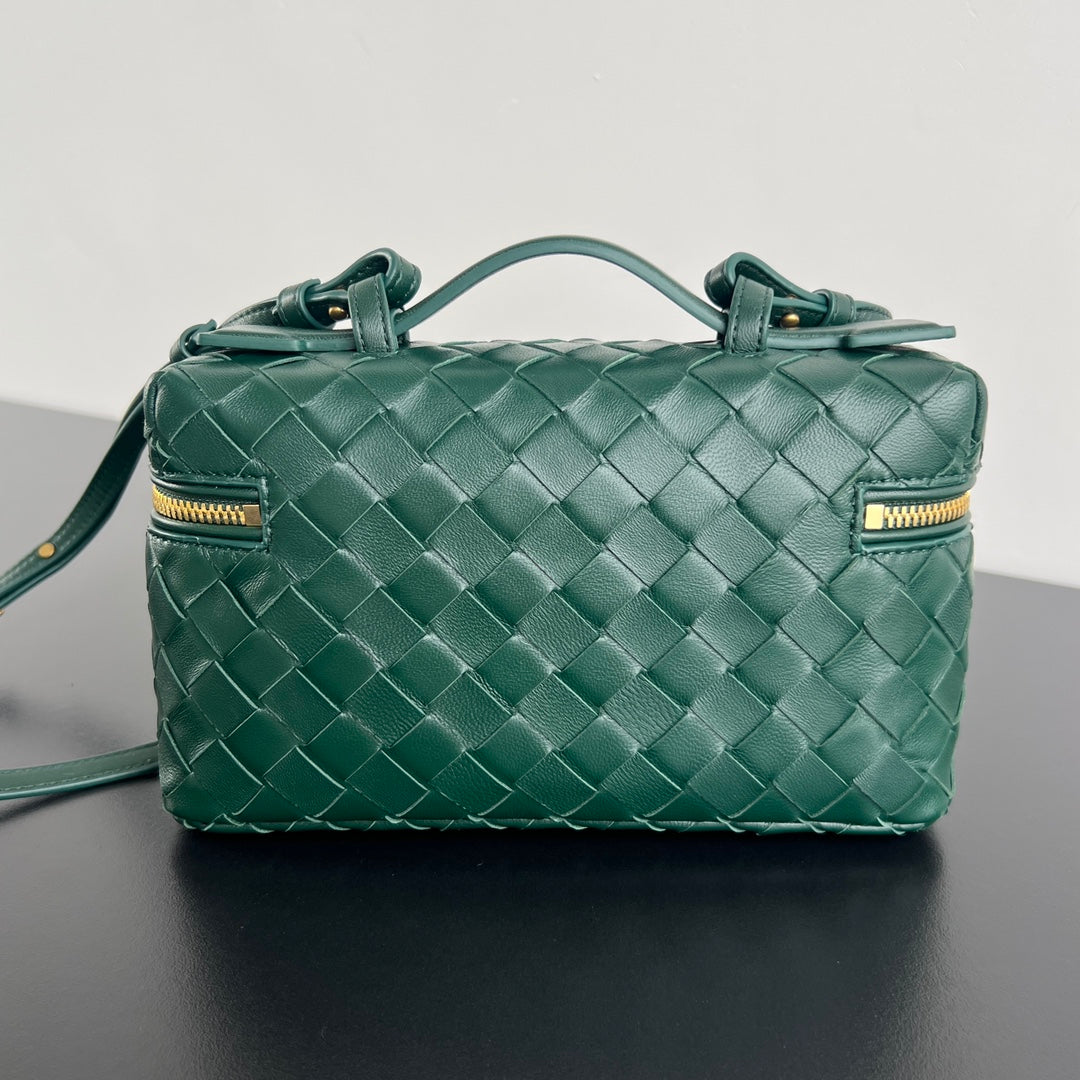 Luxury Bottega Veneta BANG BANG 22 VANITY CASE IN DARK GREEN CALFSKIN