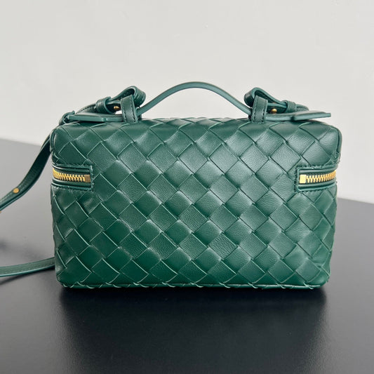 Luxury Bottega Veneta BANG BANG 22 VANITY CASE IN DARK GREEN CALFSKIN