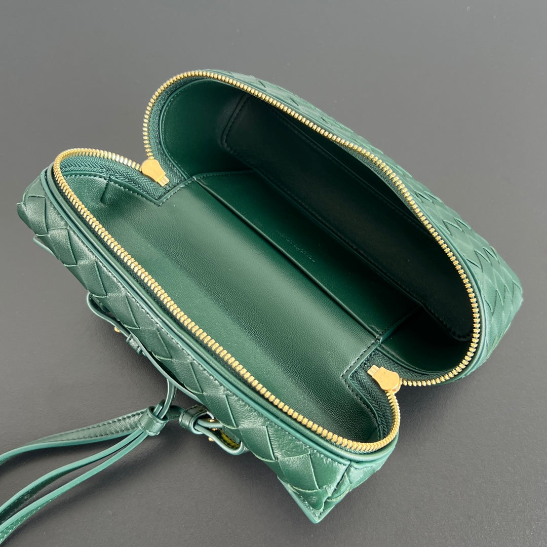 Luxury Bottega Veneta BANG BANG 22 VANITY CASE IN DARK GREEN CALFSKIN