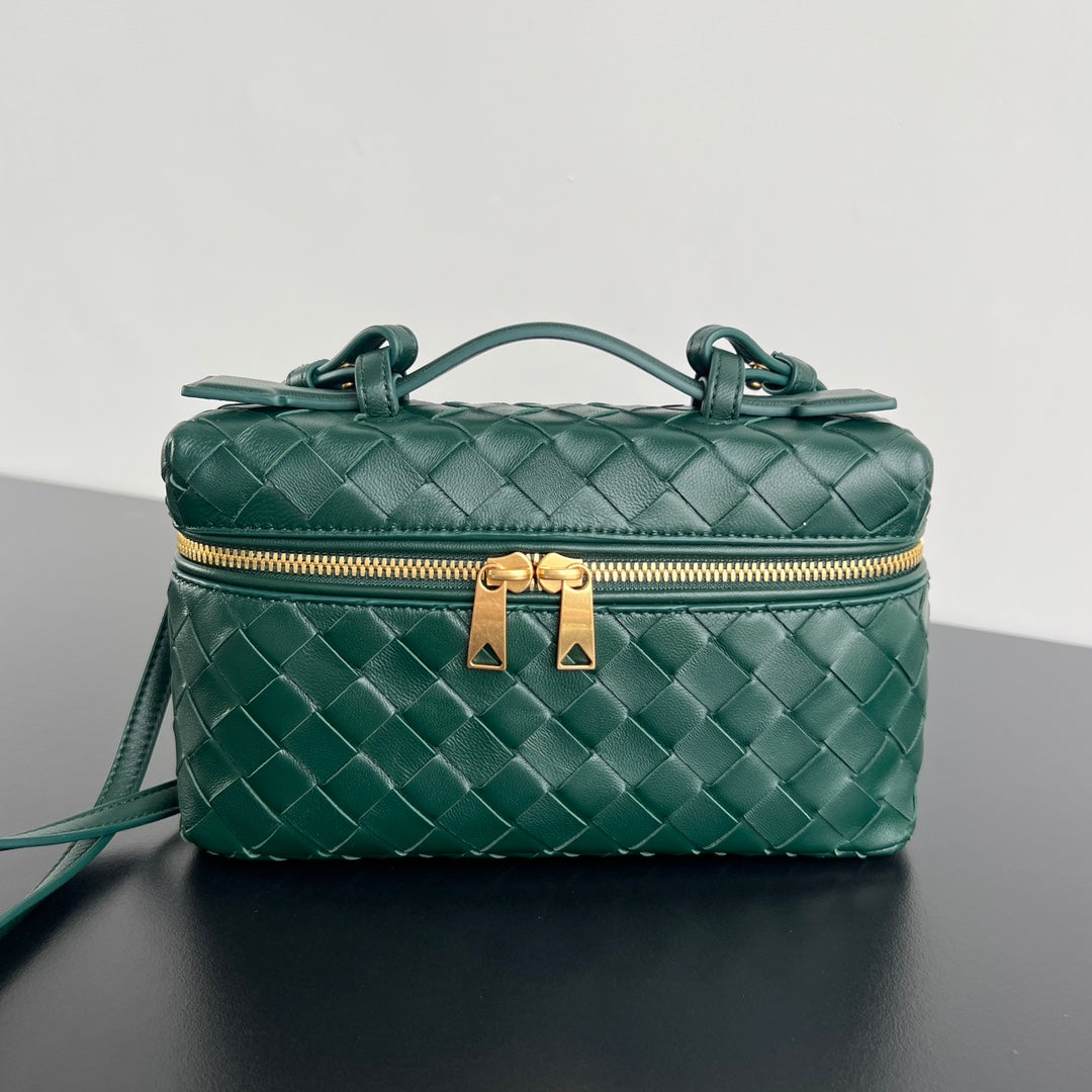 Luxury Bottega Veneta BANG BANG 22 VANITY CASE IN DARK GREEN CALFSKIN