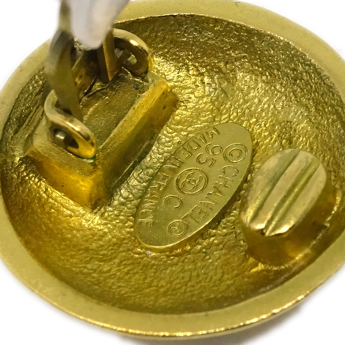 Luxury Chanel Button Earrings Clip-On Gold 95C