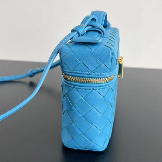 Luxury Bottega Veneta BANG BANG 22 VANITY CASE IN CERULEAN BLUE CALFSKIN